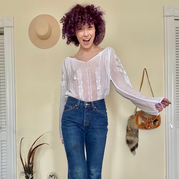 SOLD White Romanian Embroidered Blouse Vintage - Picture 13 of 15